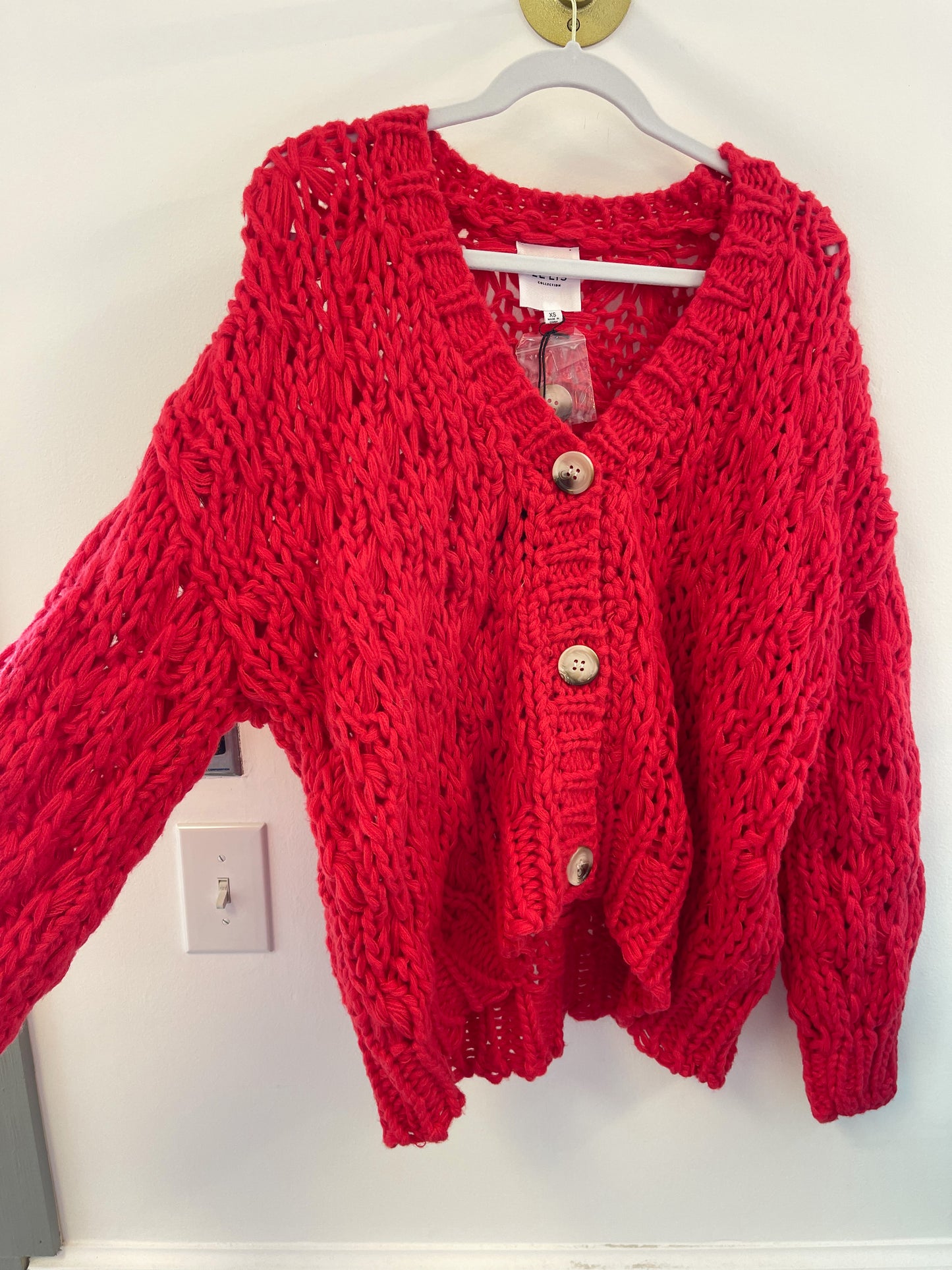 RED CHUNKY SWEATER CARDIGAN